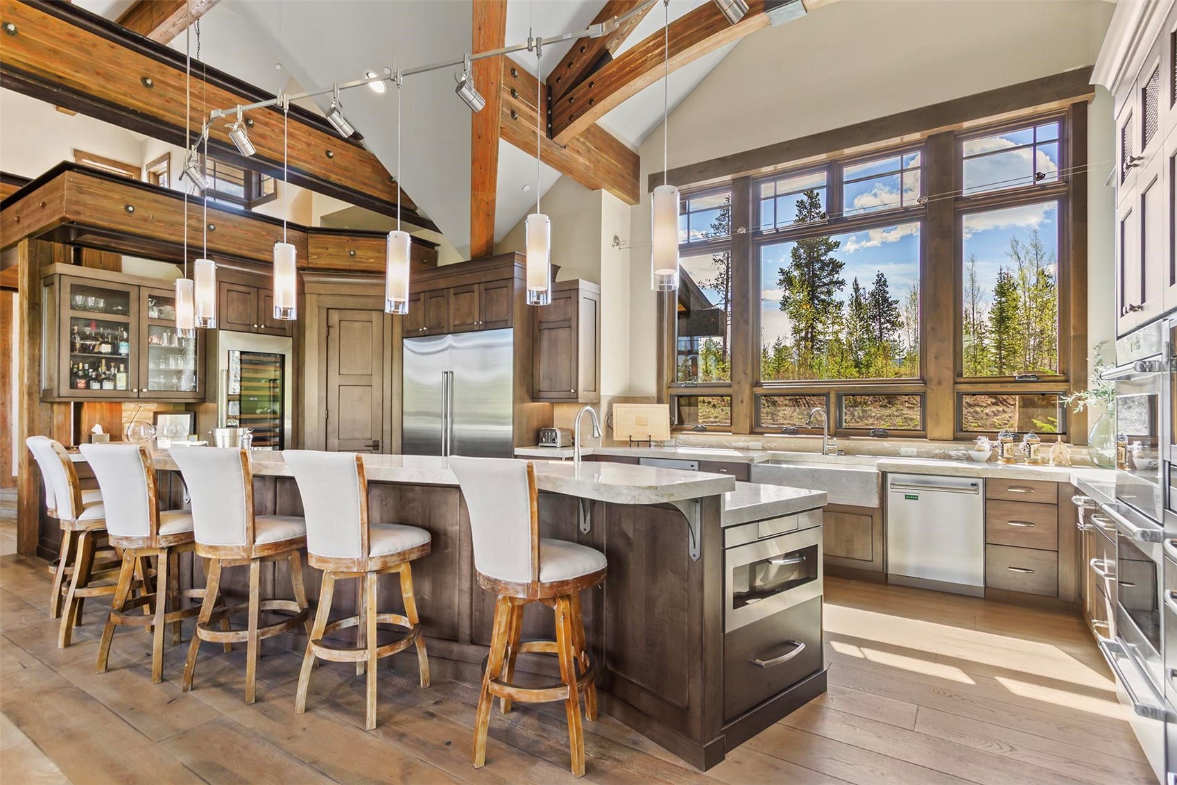 584 Peerless DRIVE