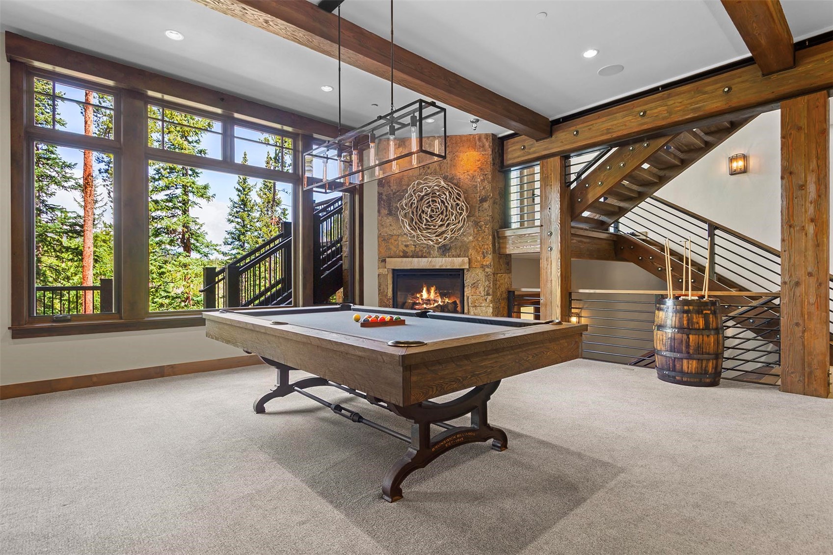 584 Peerless DRIVE