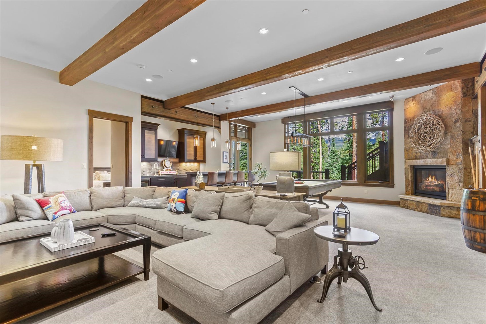 584 Peerless DRIVE