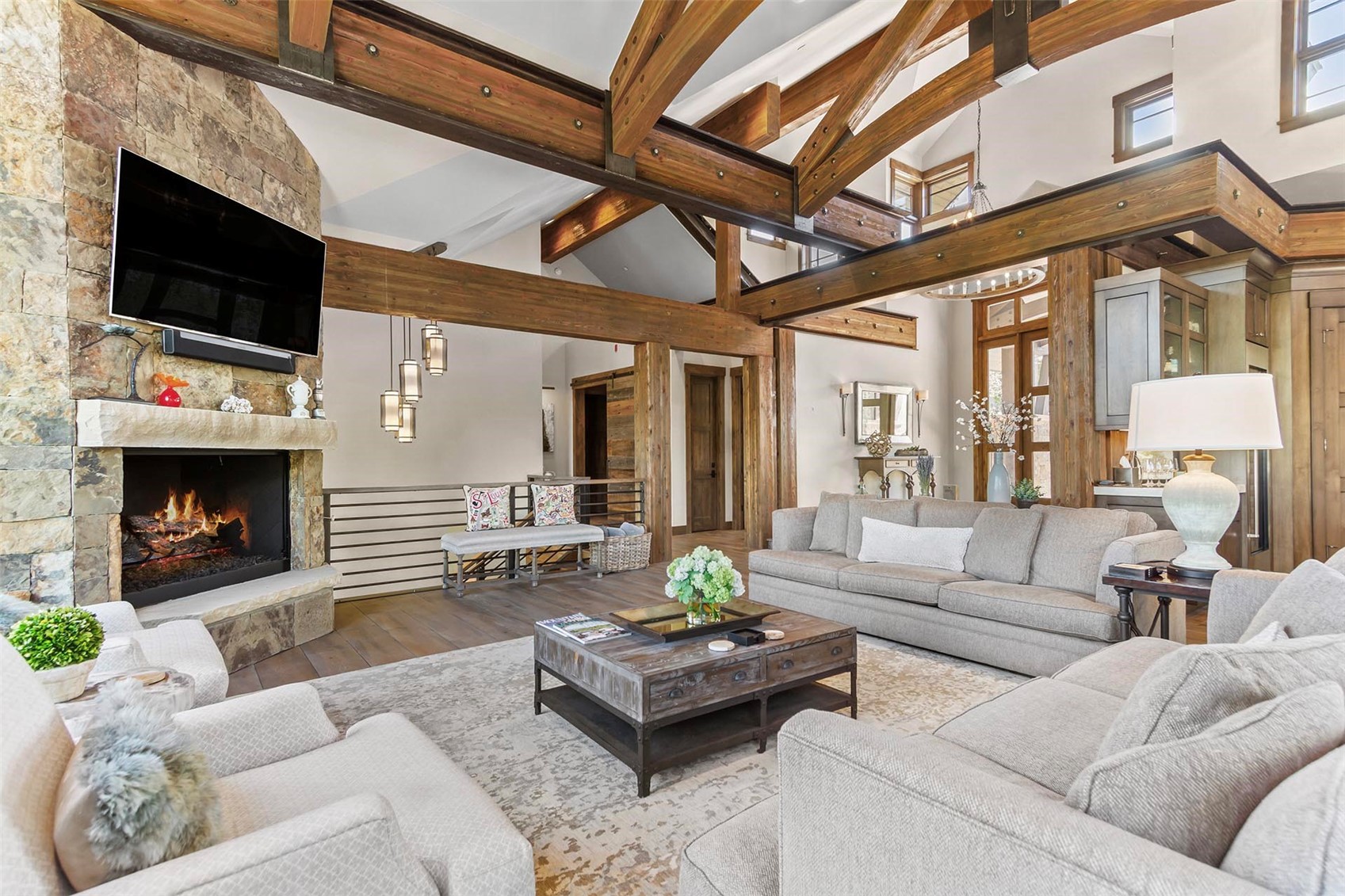 584 Peerless DRIVE