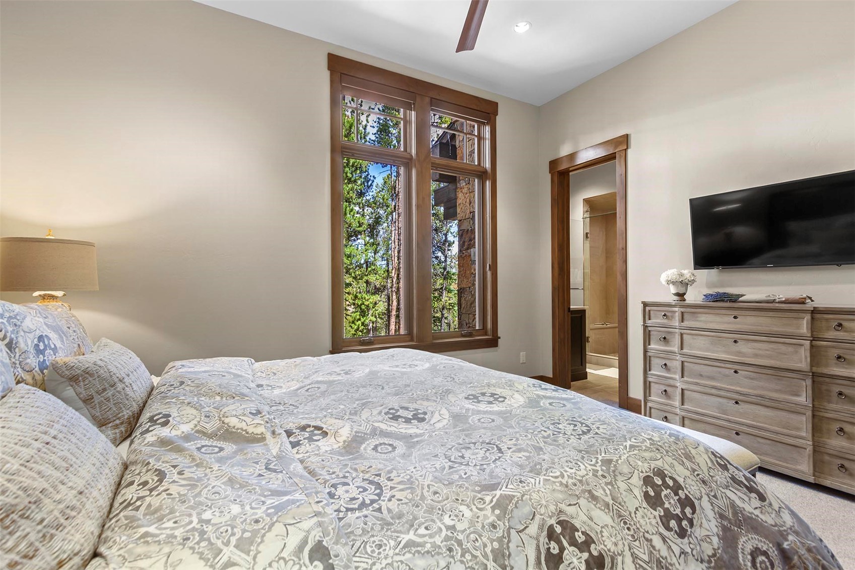 584 Peerless DRIVE