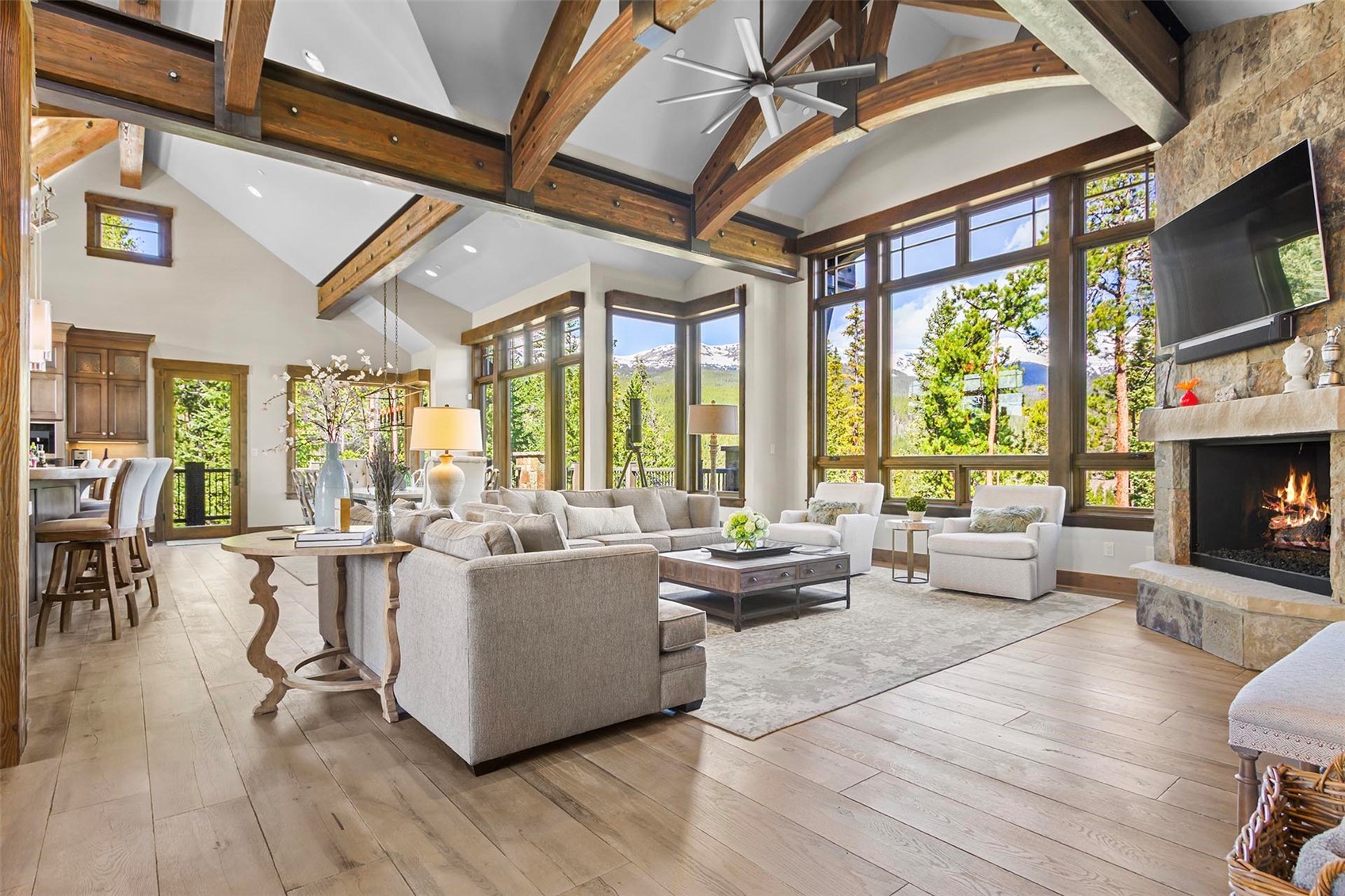 584 Peerless DRIVE