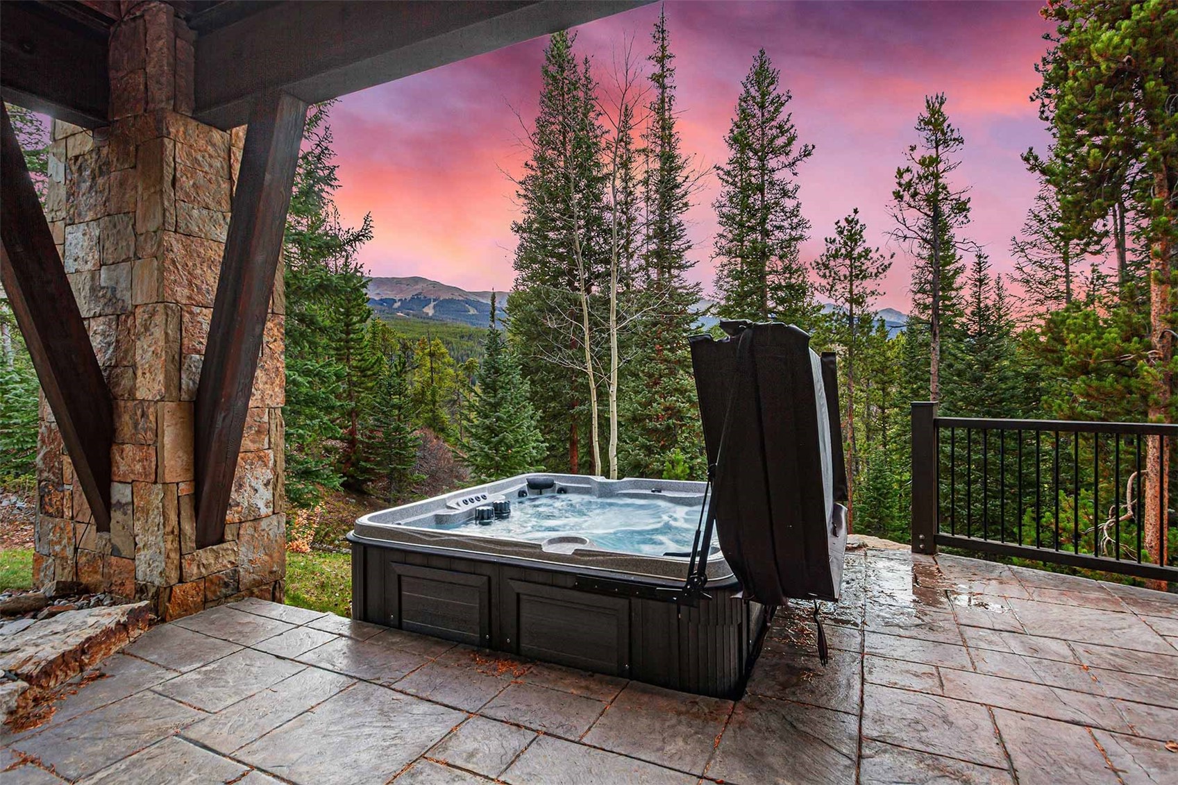 584 Peerless DRIVE