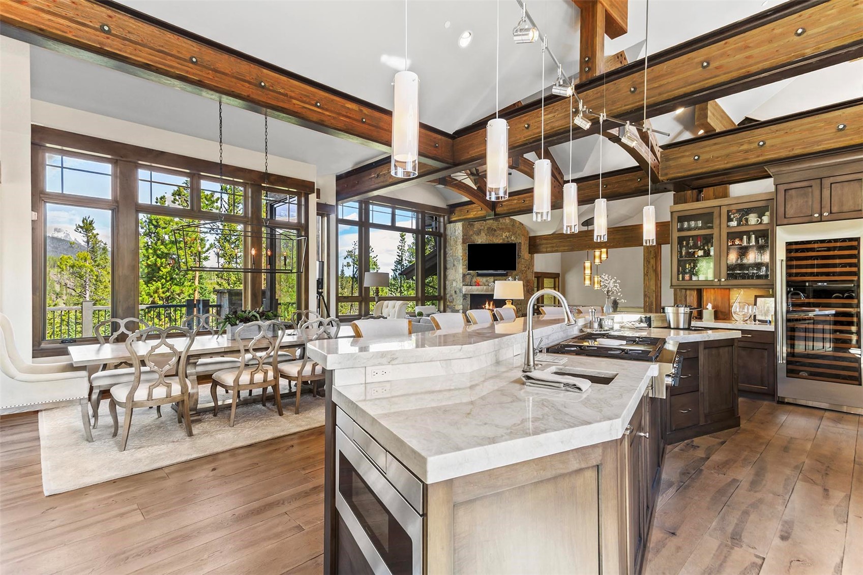 584 Peerless DRIVE
