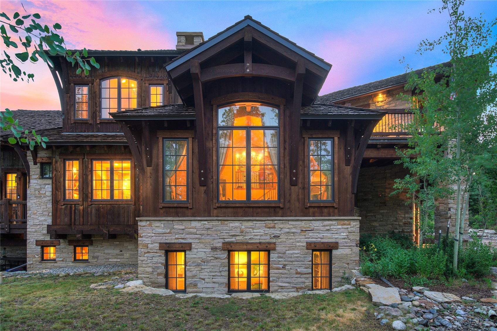 327 Peerless DRIVE