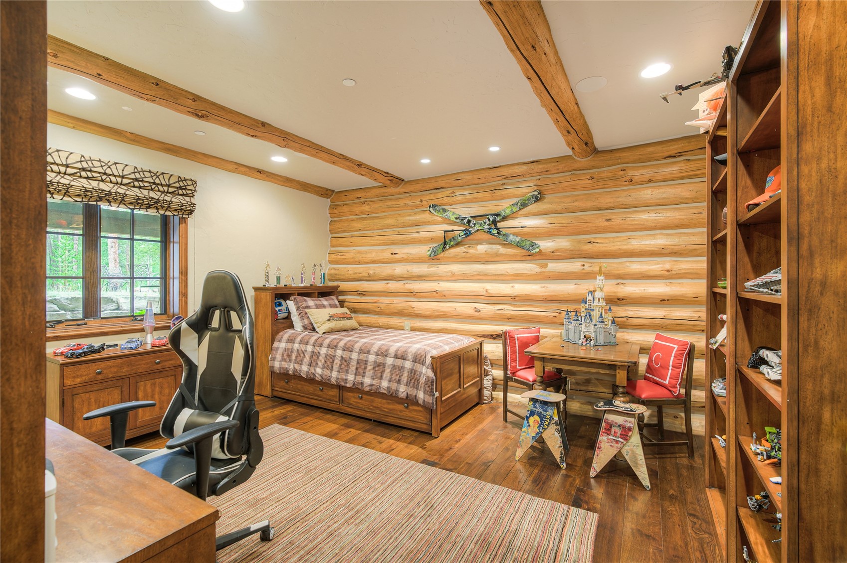 327 Peerless DRIVE