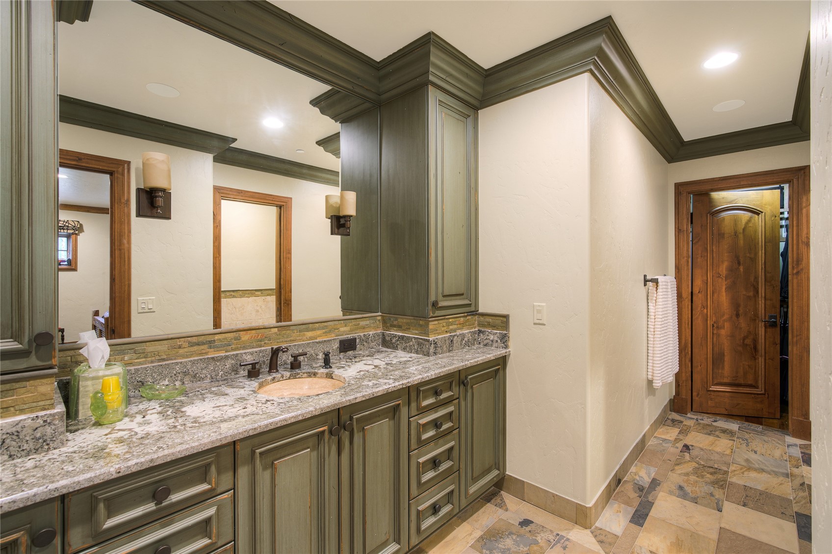 327 Peerless DRIVE
