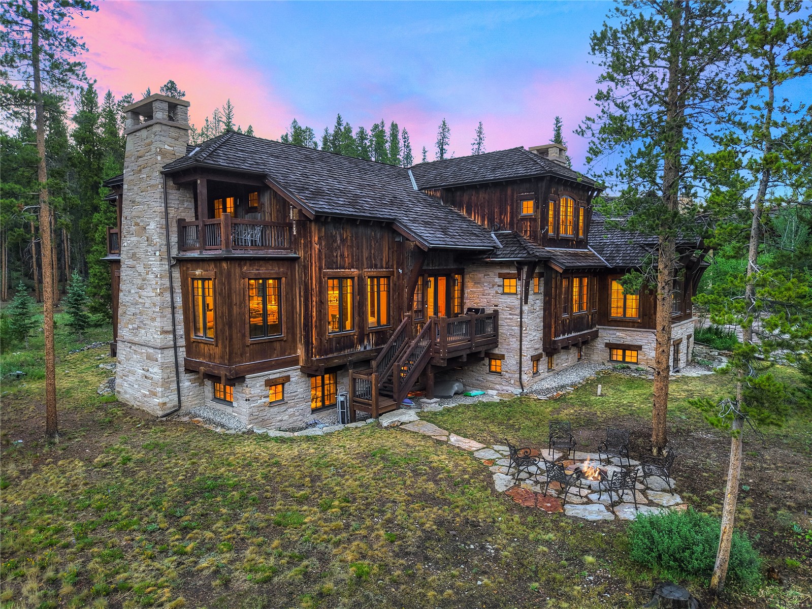 327 Peerless DRIVE