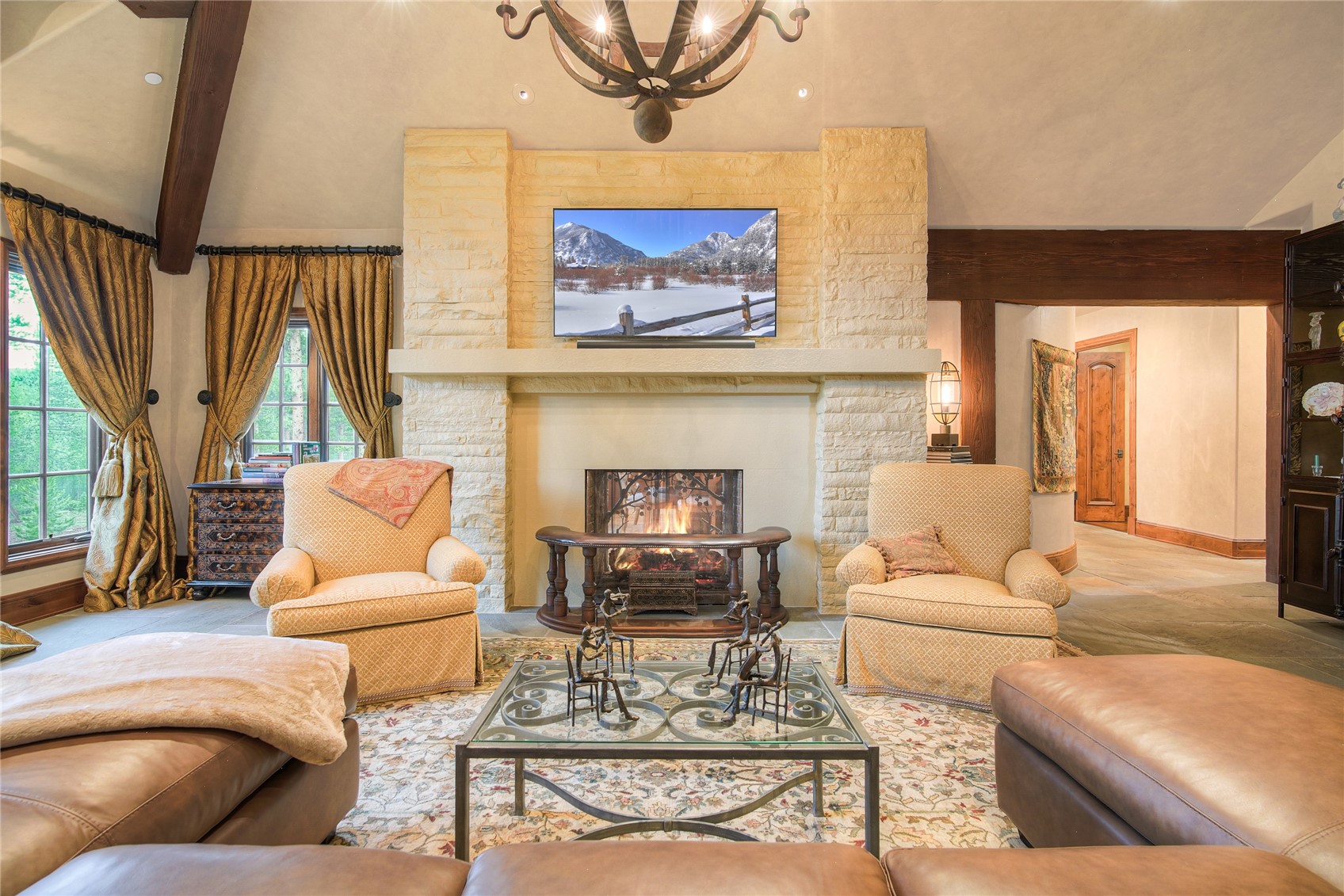 327 Peerless DRIVE