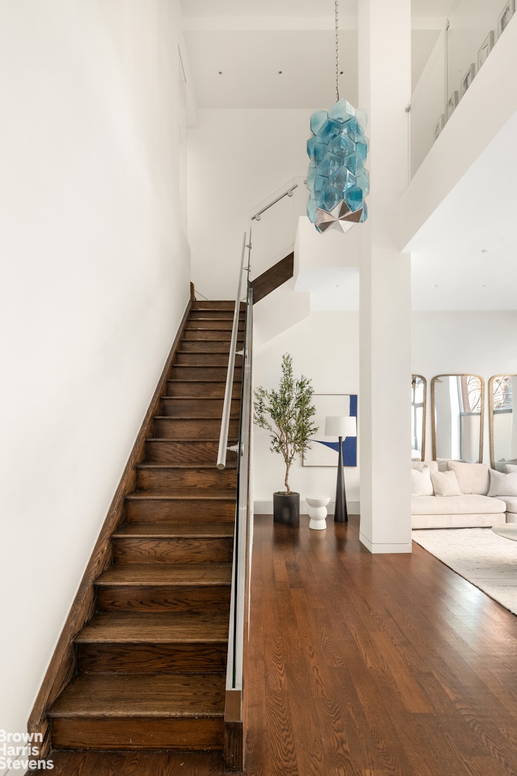 55 VESTRY Street THA