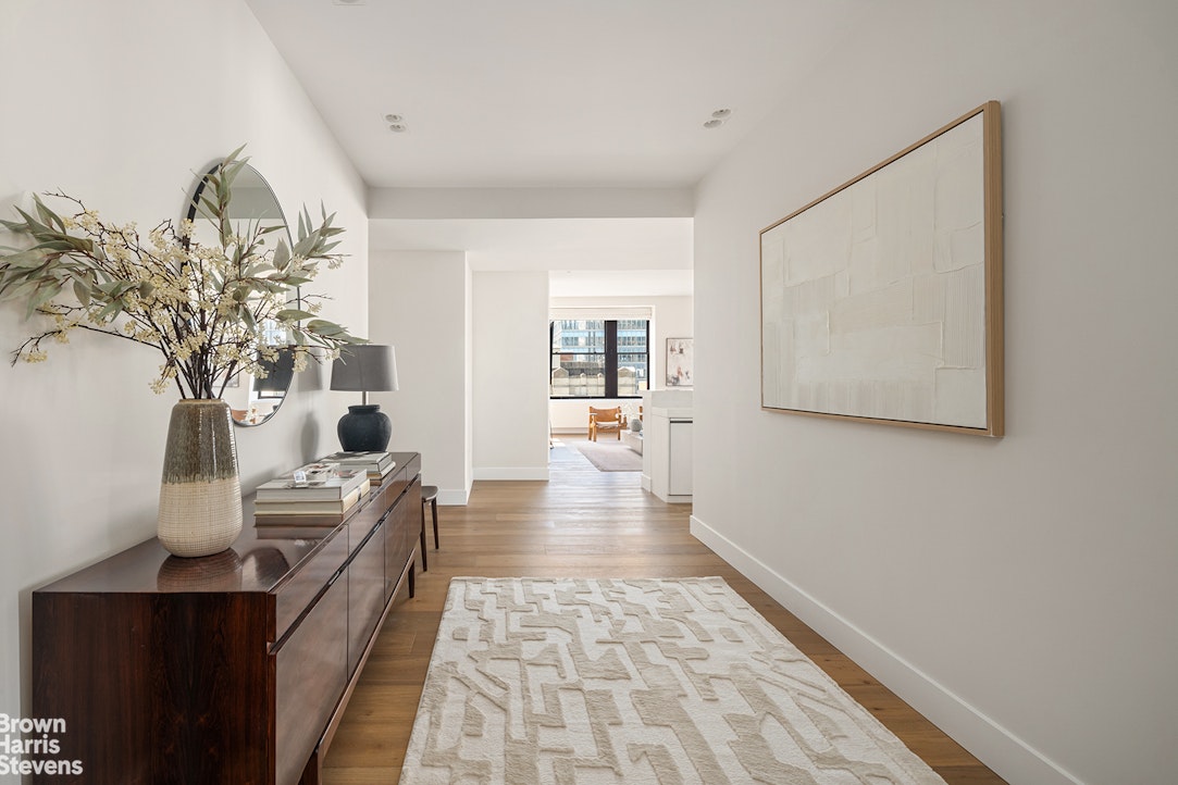 124 HUDSON Street 7B