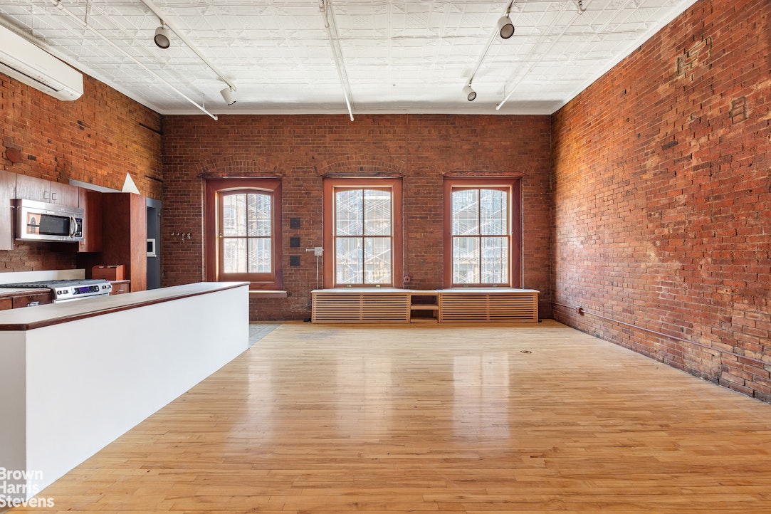 431 W BROADWAY 5N