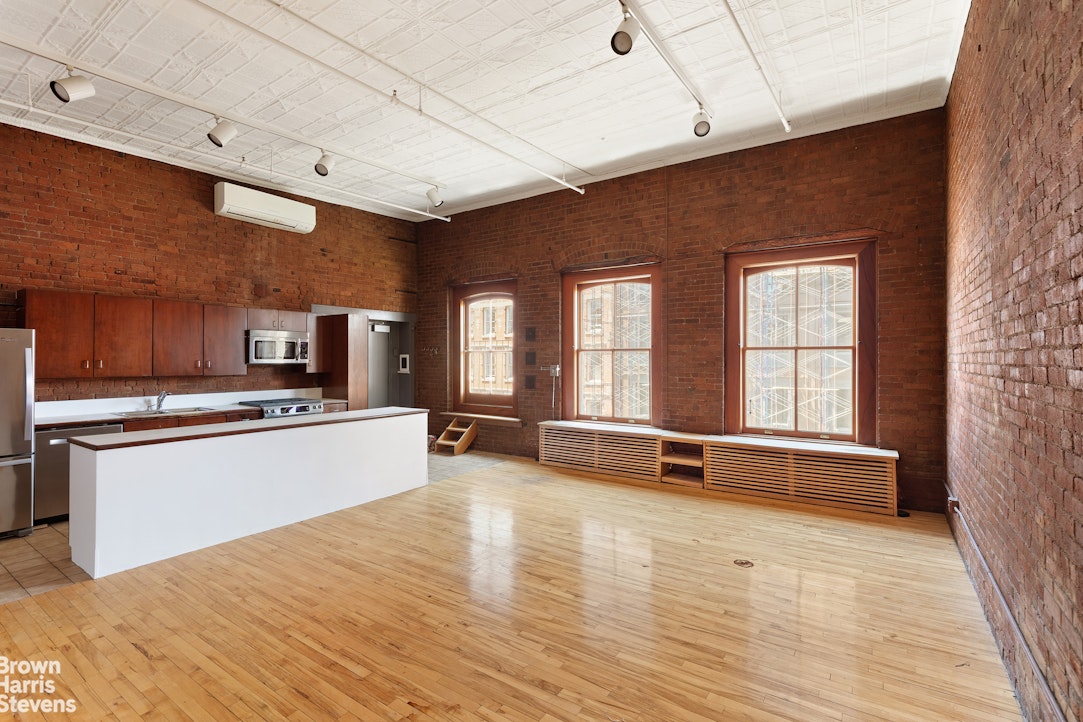 431 W BROADWAY 5N
