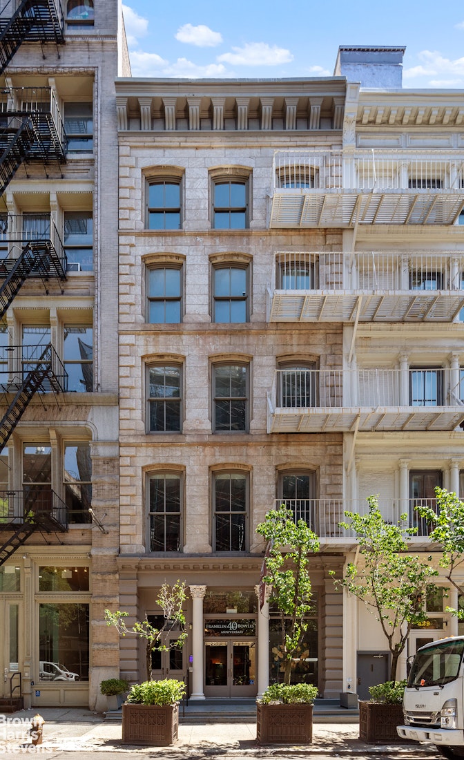 431 W BROADWAY 5N