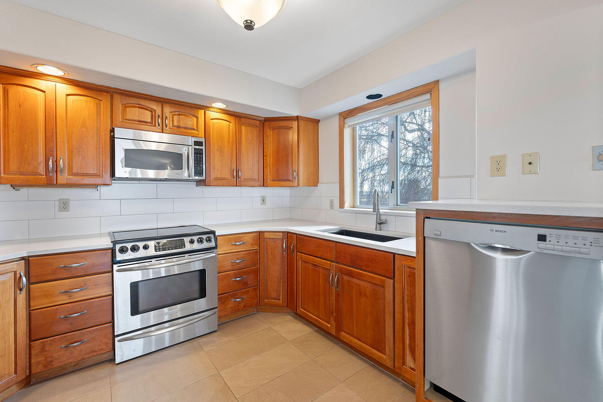 2490 NW Deschutes Drive