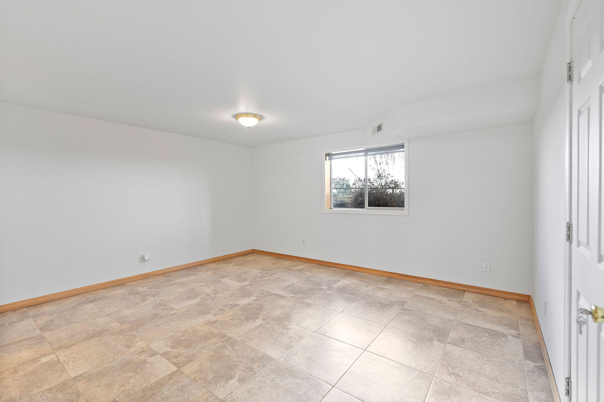 2490 NW Deschutes Drive