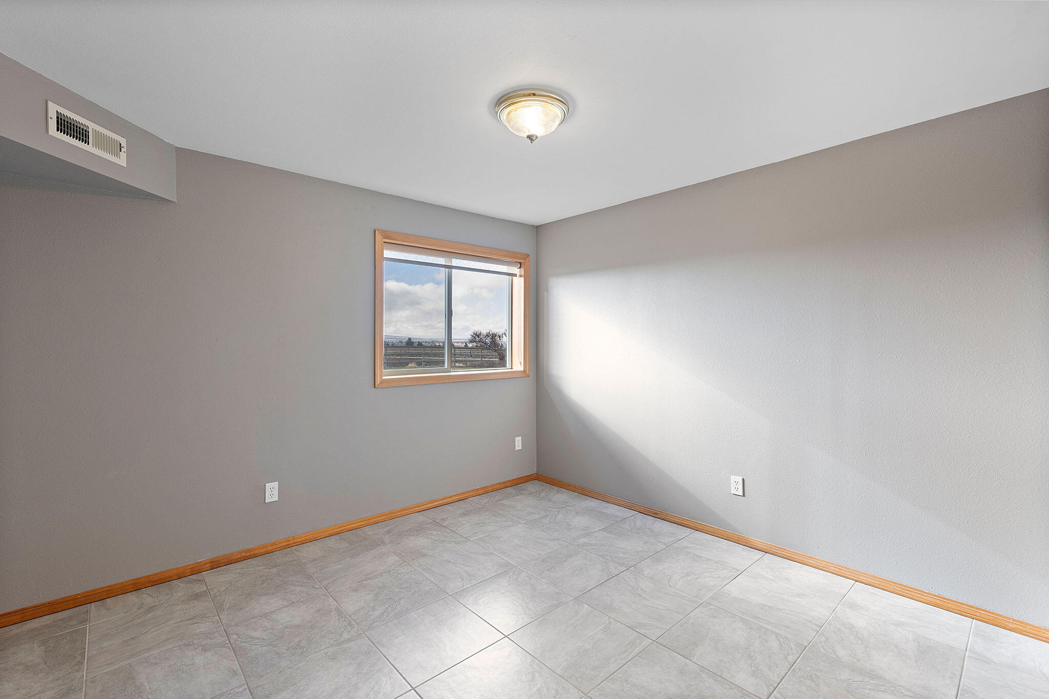 2490 NW Deschutes Drive
