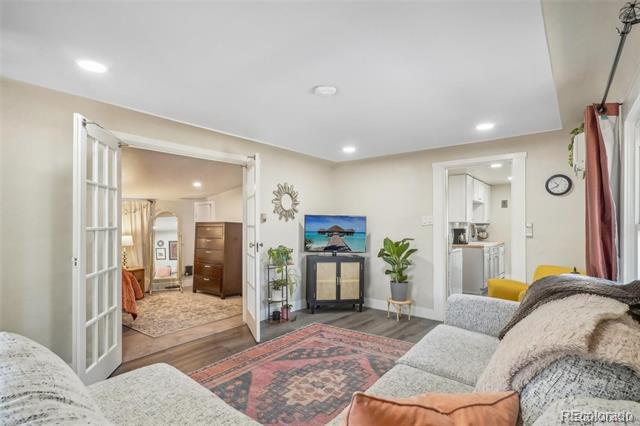 123 S Julian Street