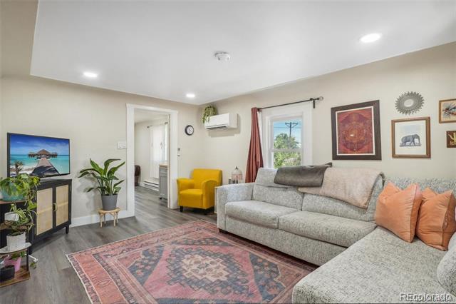 123 S Julian Street