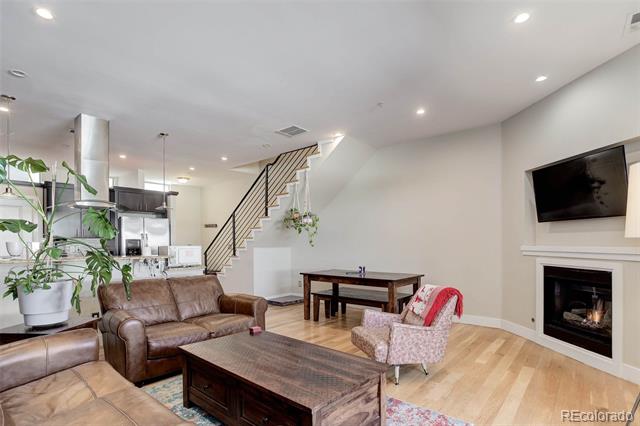 3040 Zuni Street Unit: F