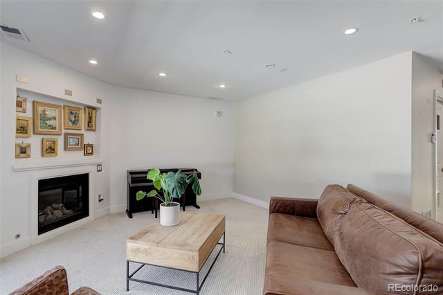 3040 Zuni Street Unit: F