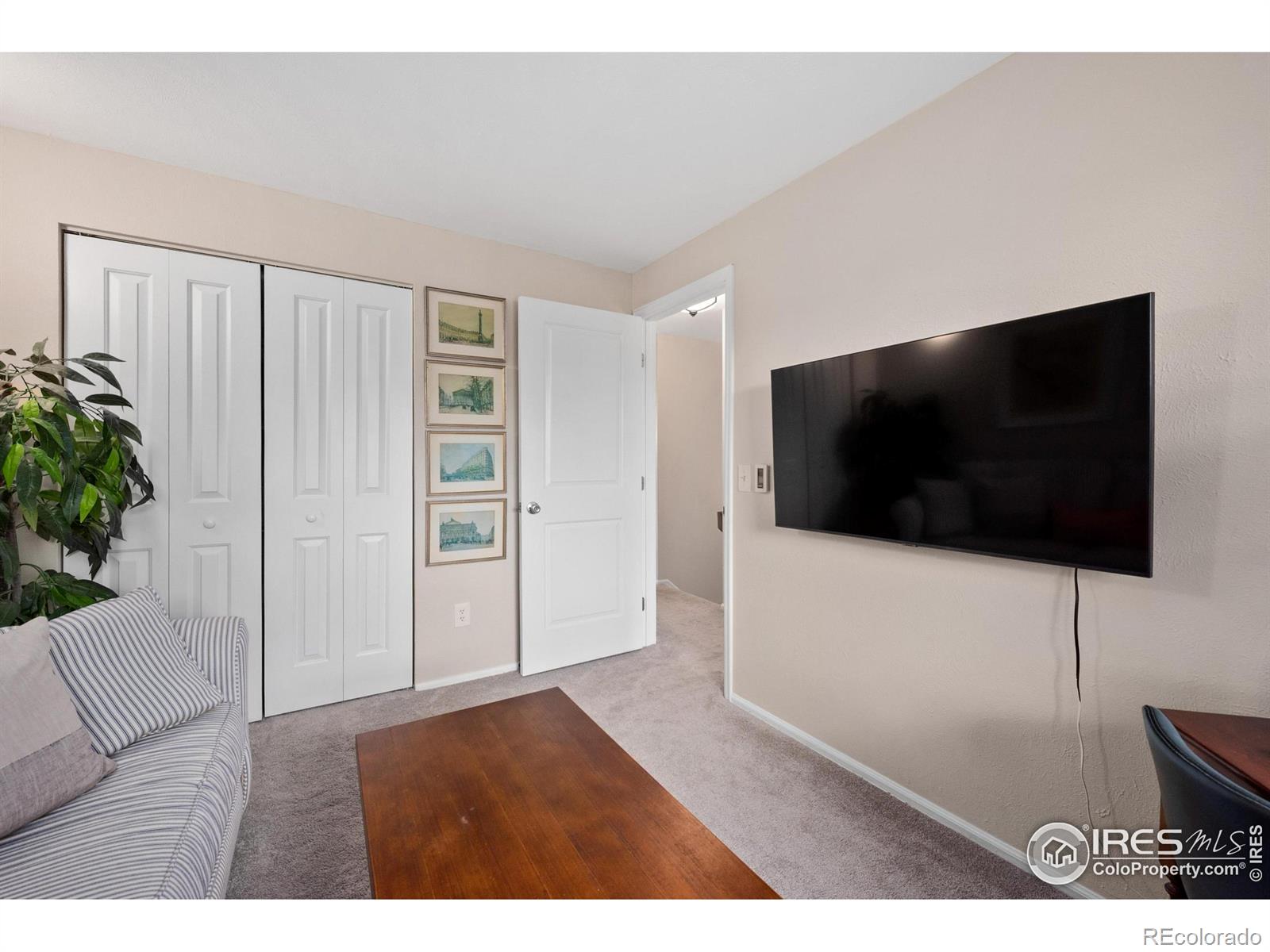 353 S Taft Court Unit: 1