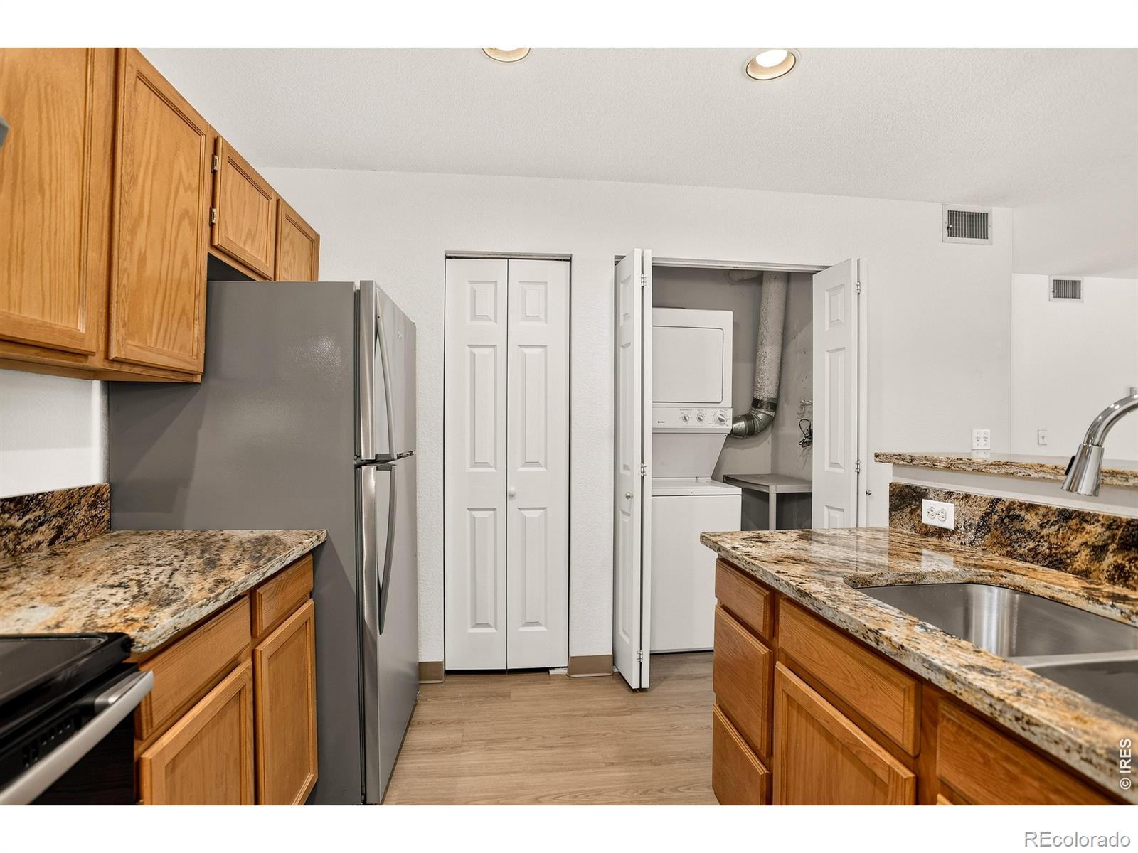 1225 W Prospect Road Unit: 40