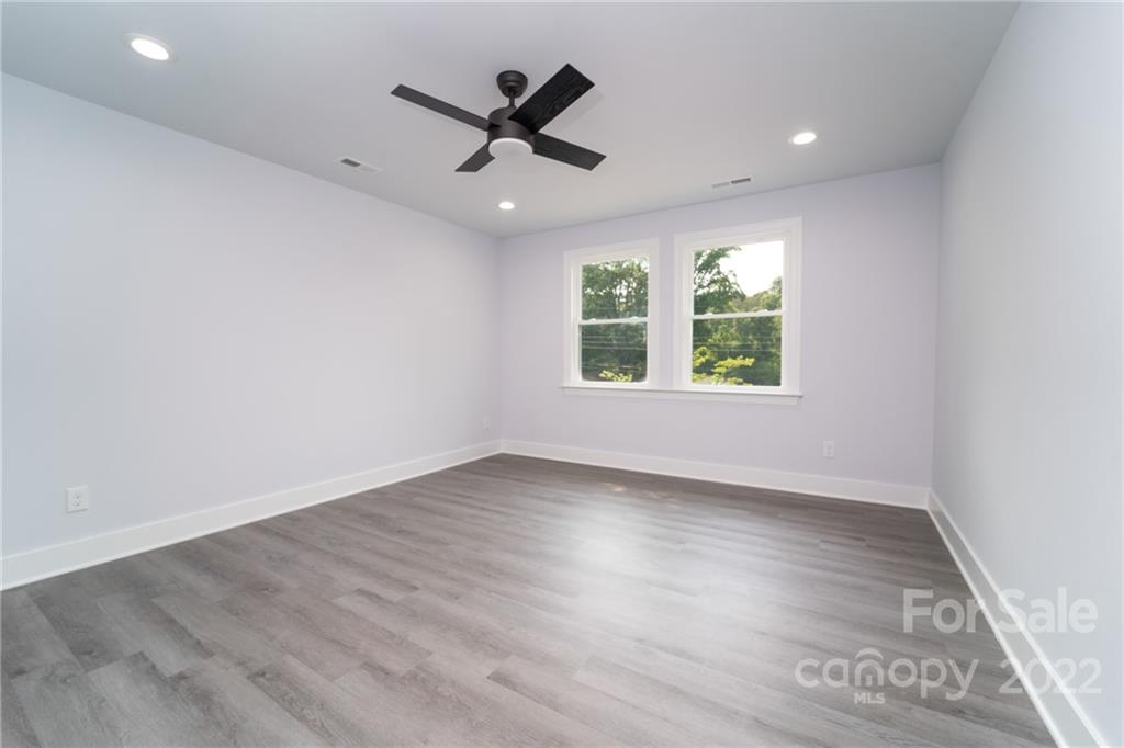 1400 Riverside Drive