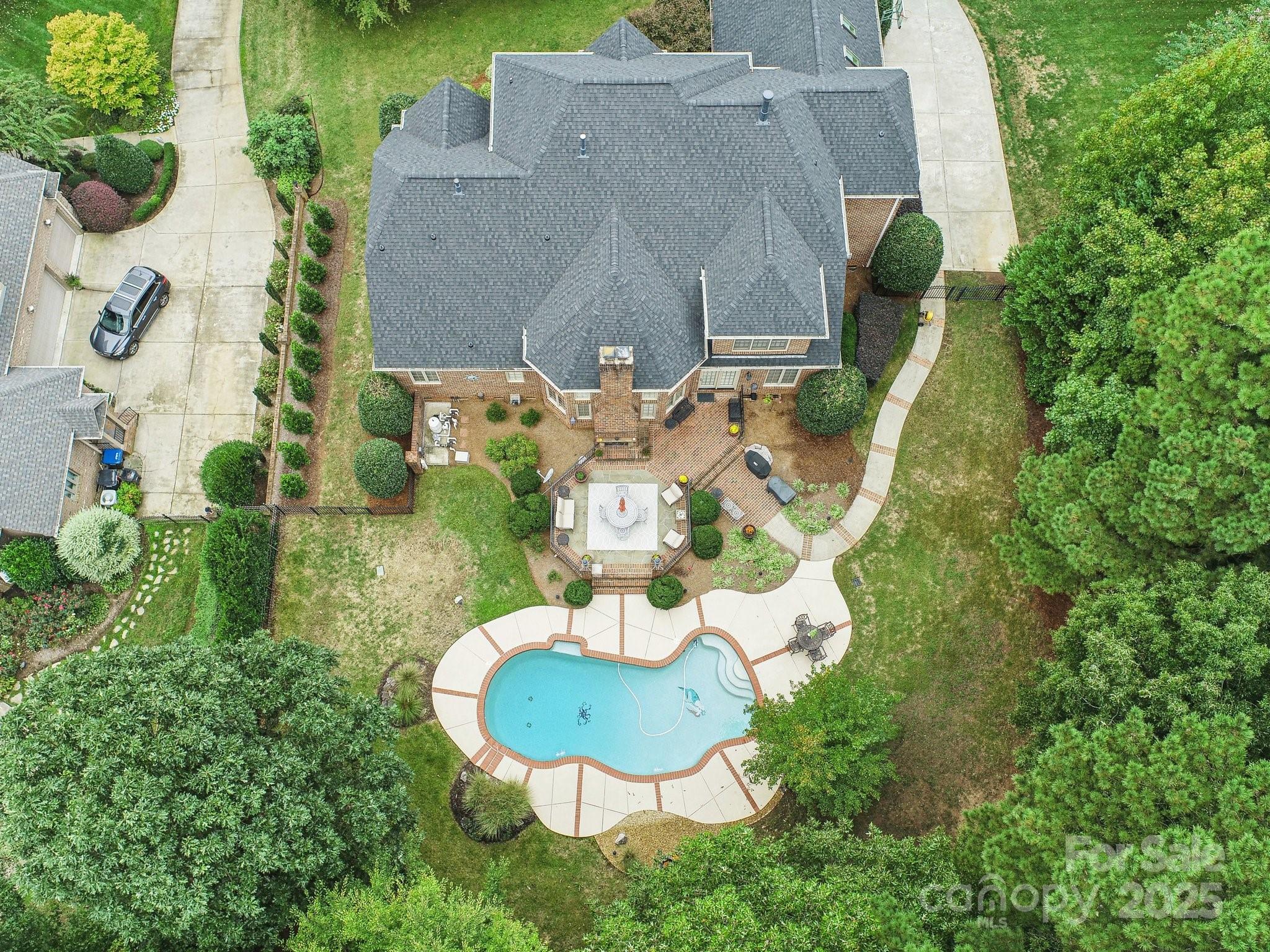 7025 Willow Trace Lane