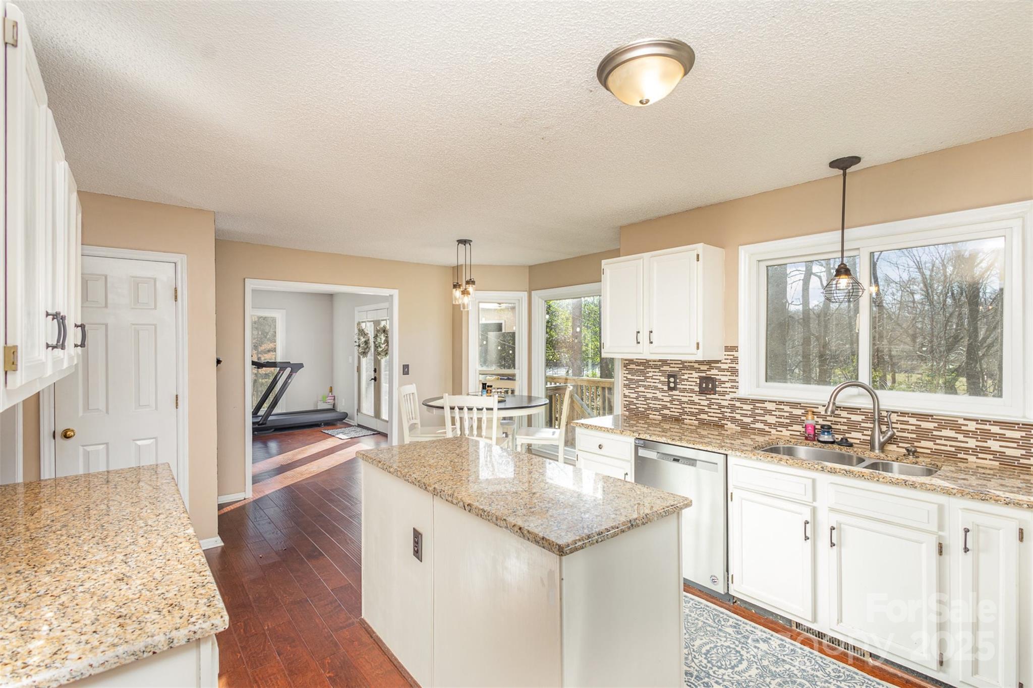 2817 Desmond Place