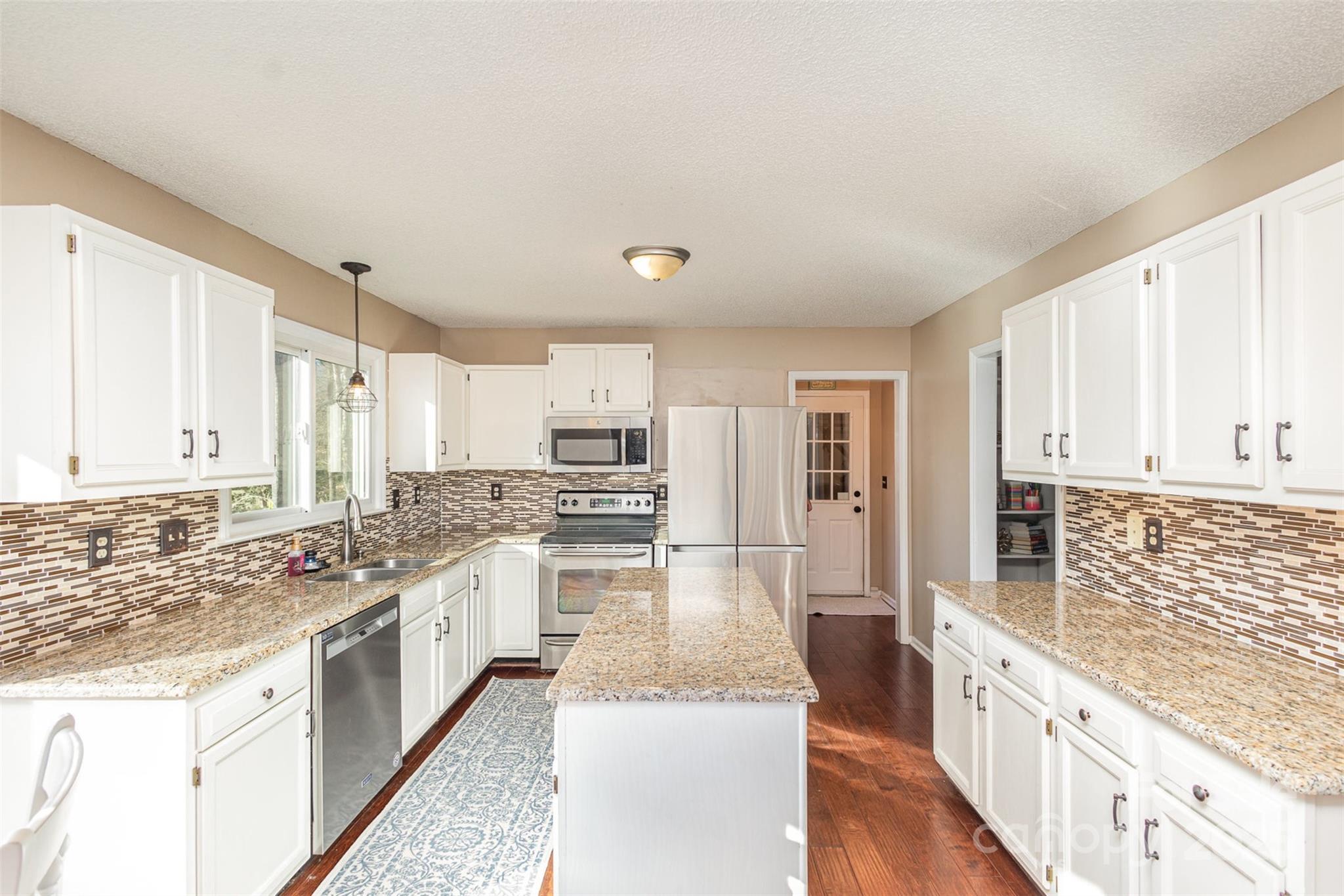2817 Desmond Place