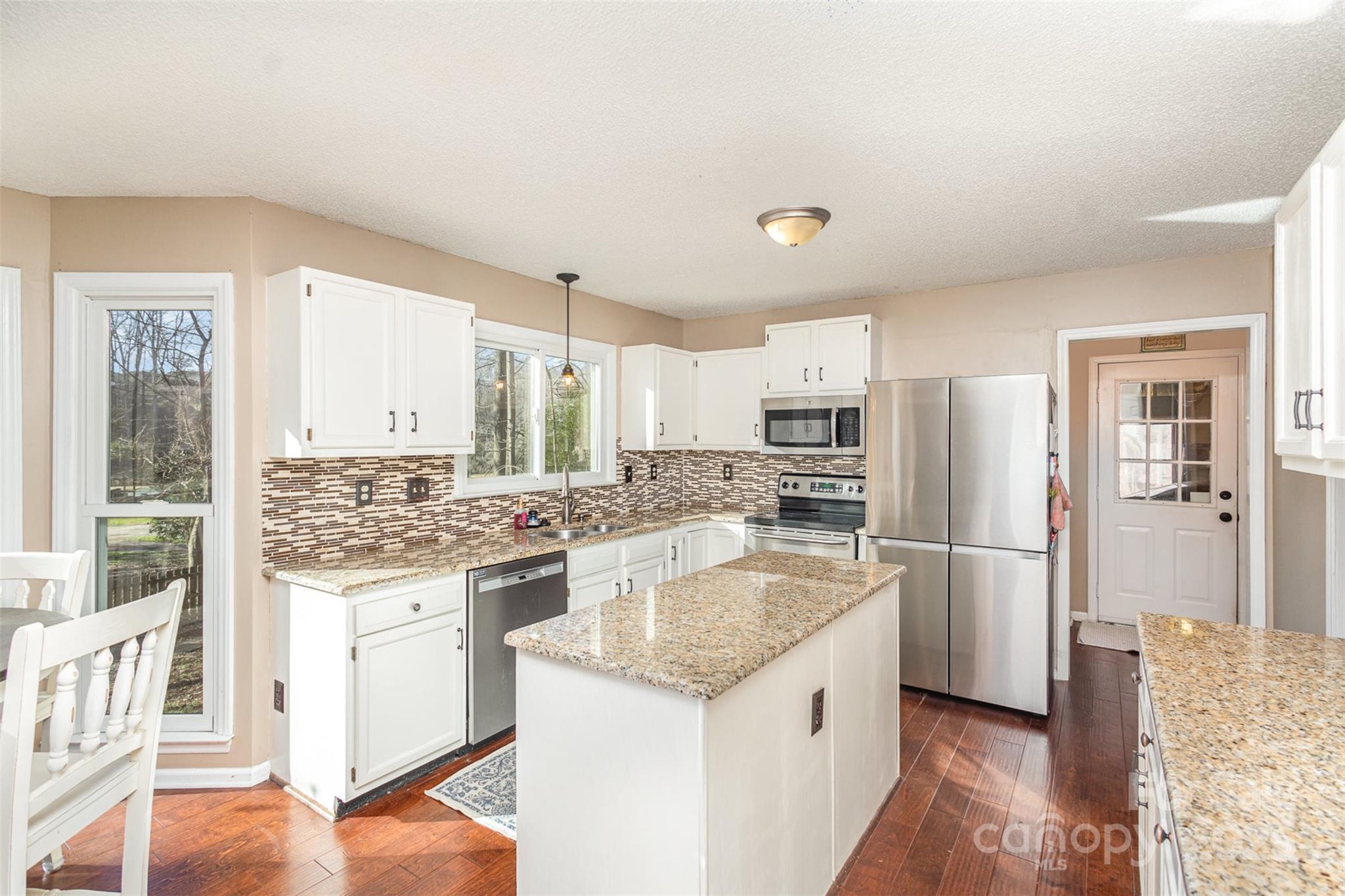 2817 Desmond Place