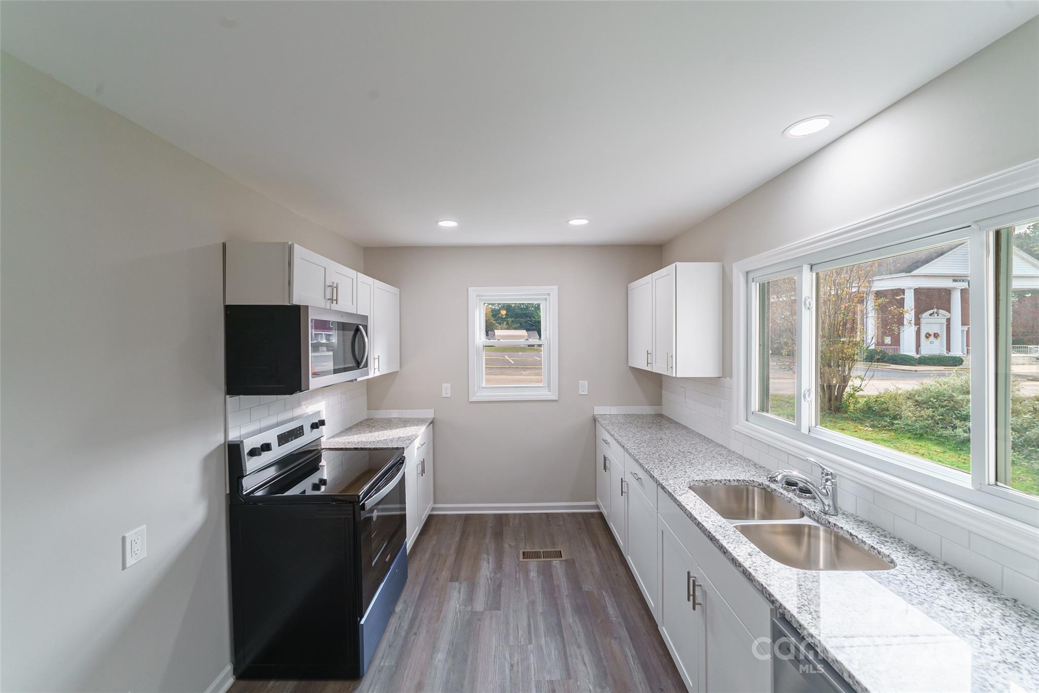 2500 S Ridge Avenue