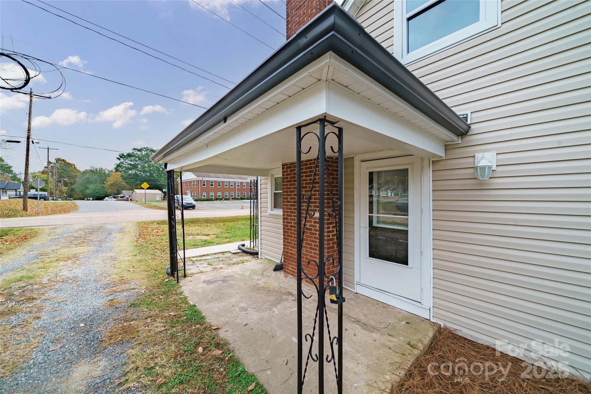2500 S Ridge Avenue