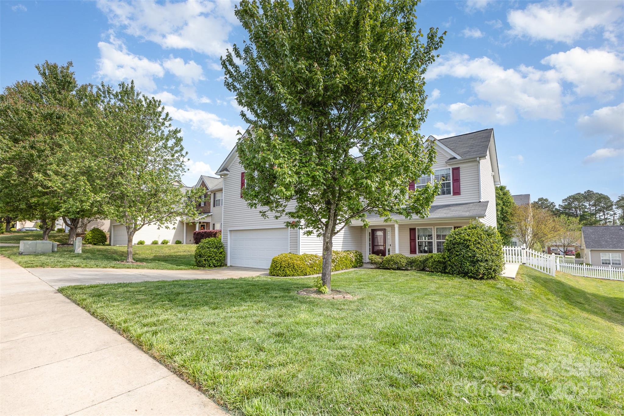 428 Whitewater Way NW