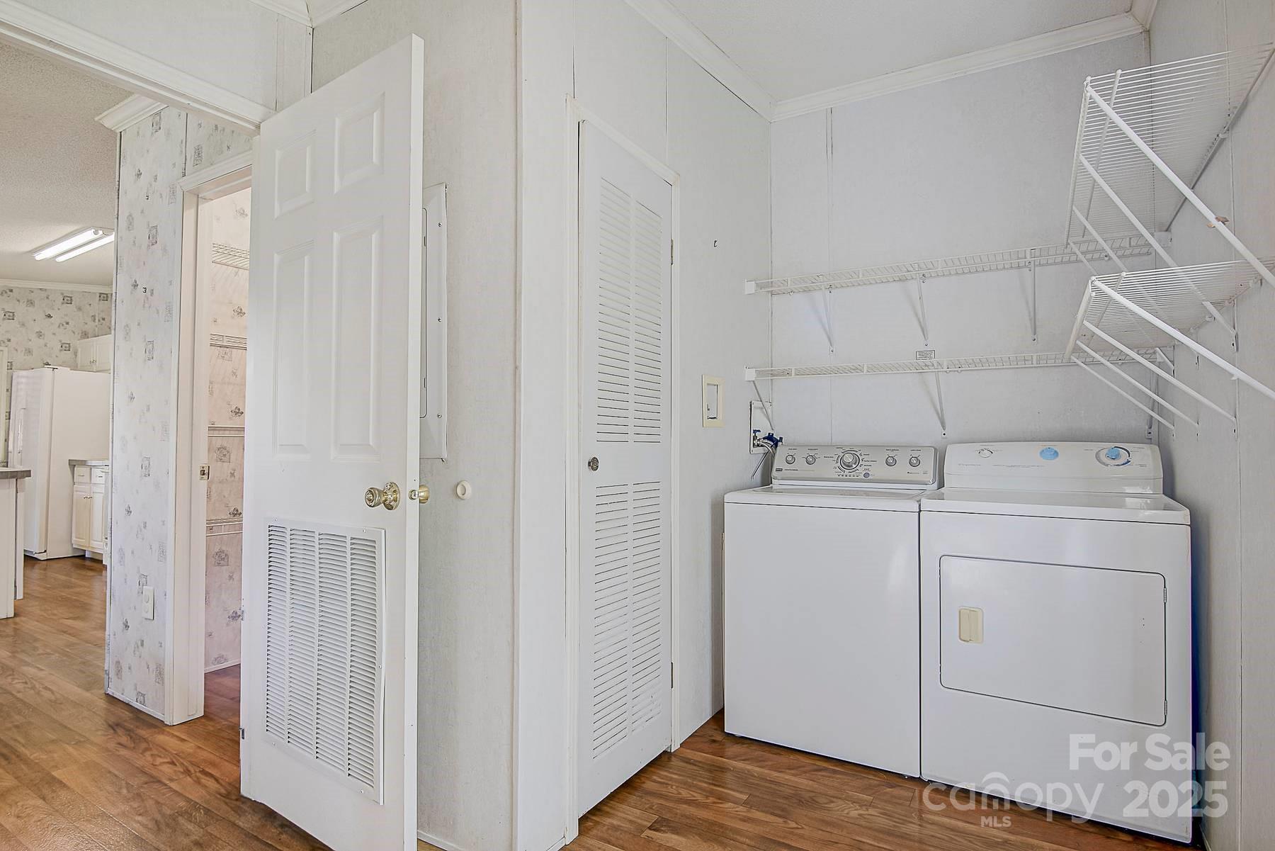 425 Knotty Pine Circle