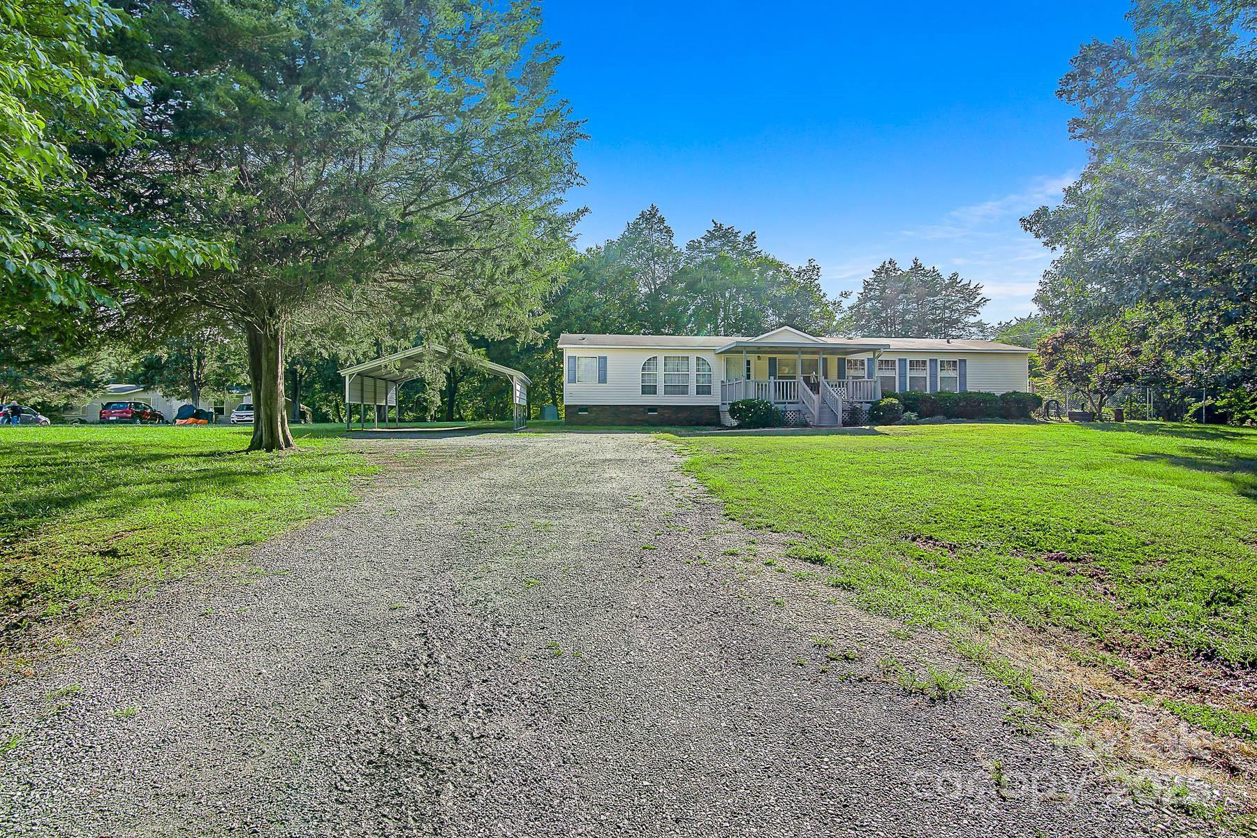 425 Knotty Pine Circle