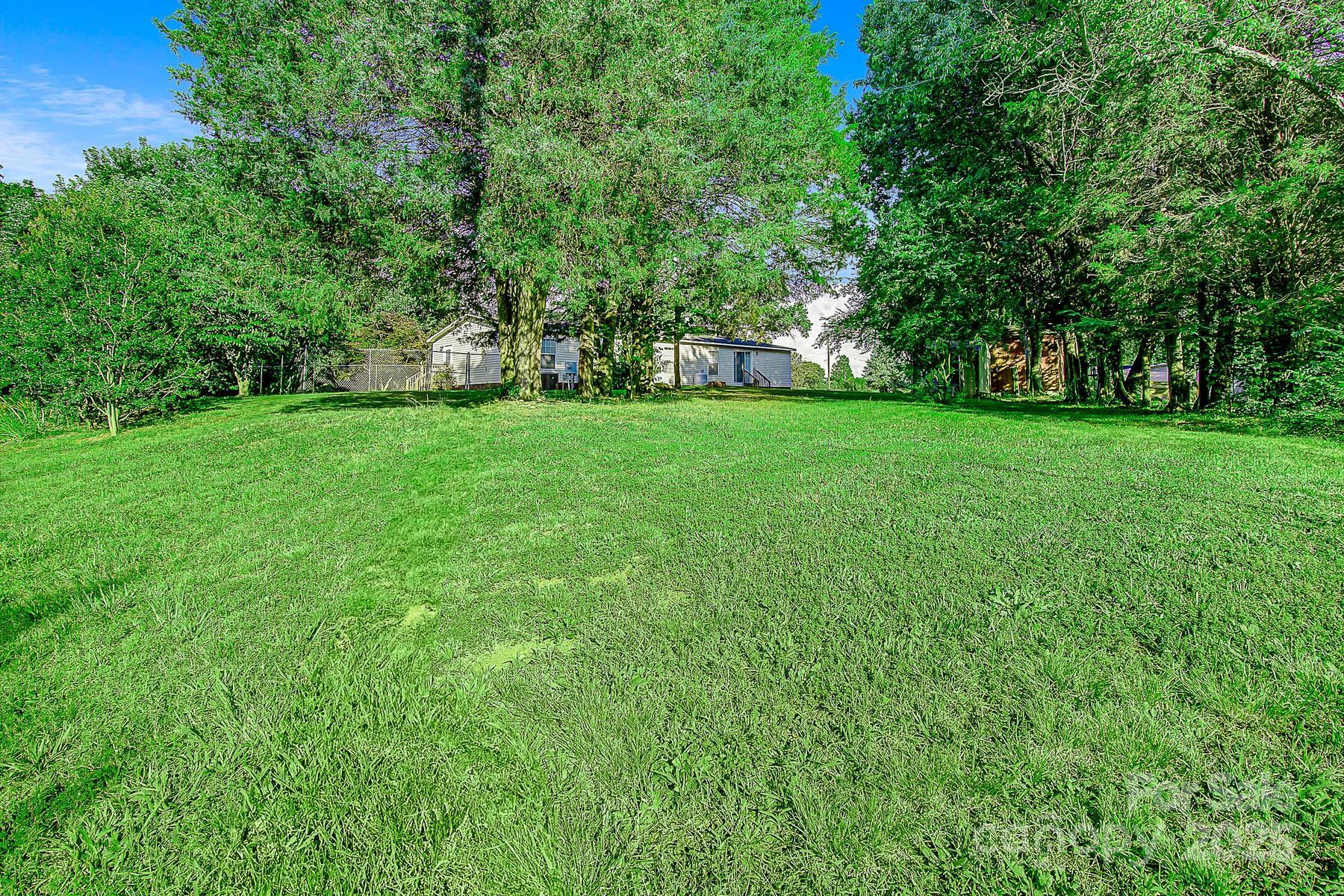 425 Knotty Pine Circle