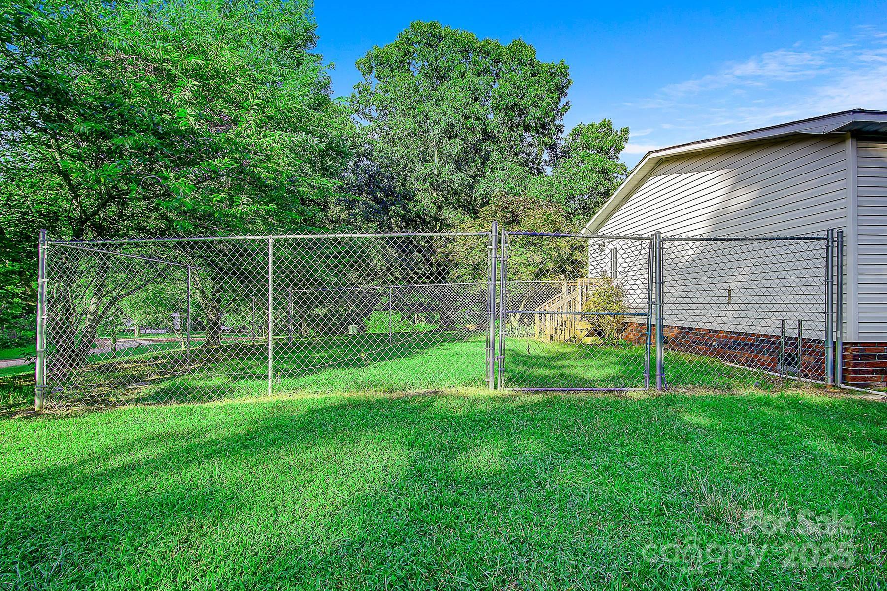 425 Knotty Pine Circle