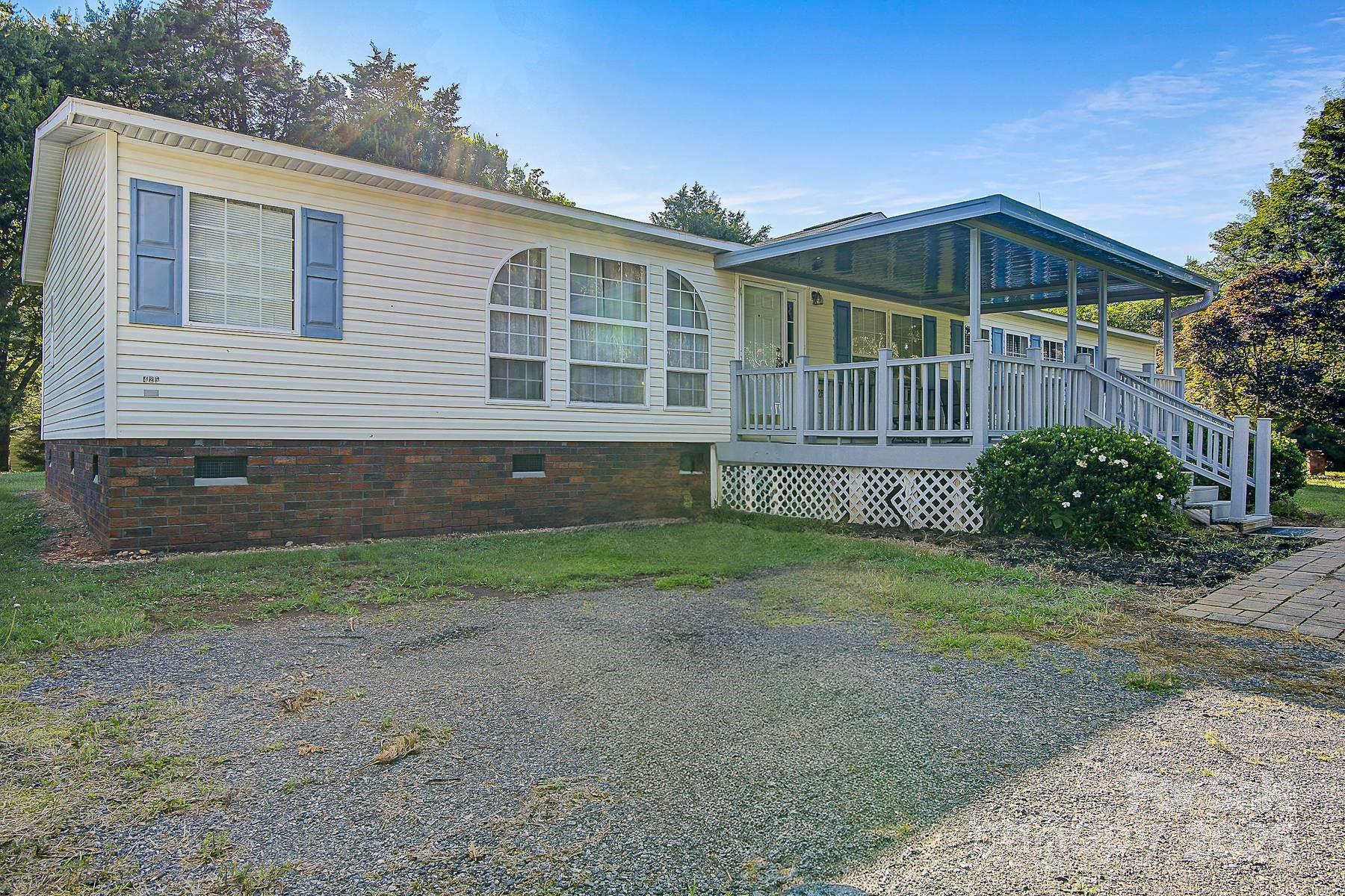 425 Knotty Pine Circle