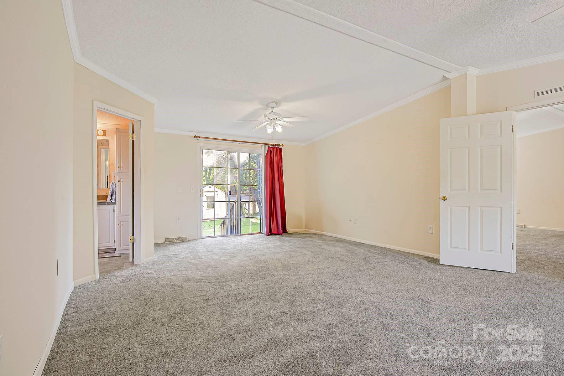 425 Knotty Pine Circle