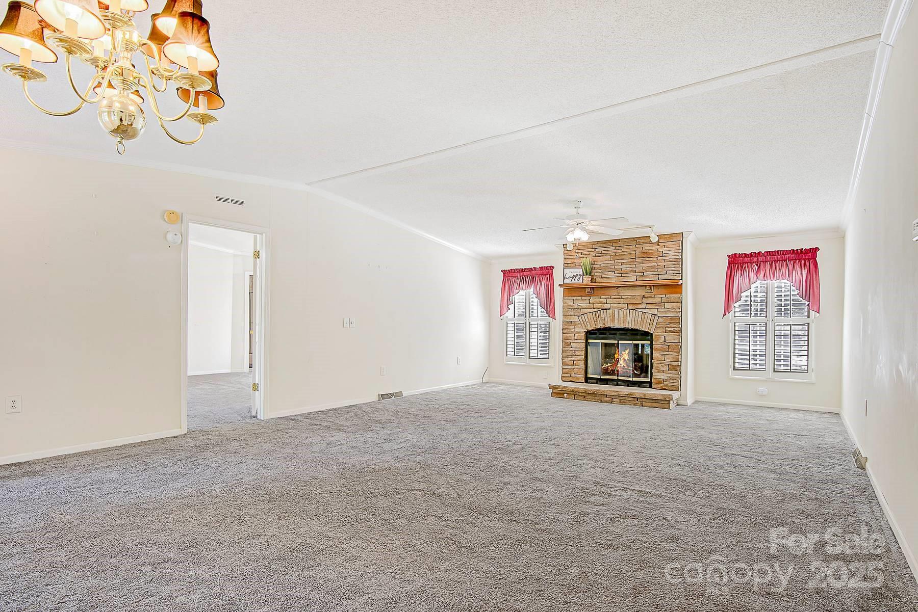 425 Knotty Pine Circle