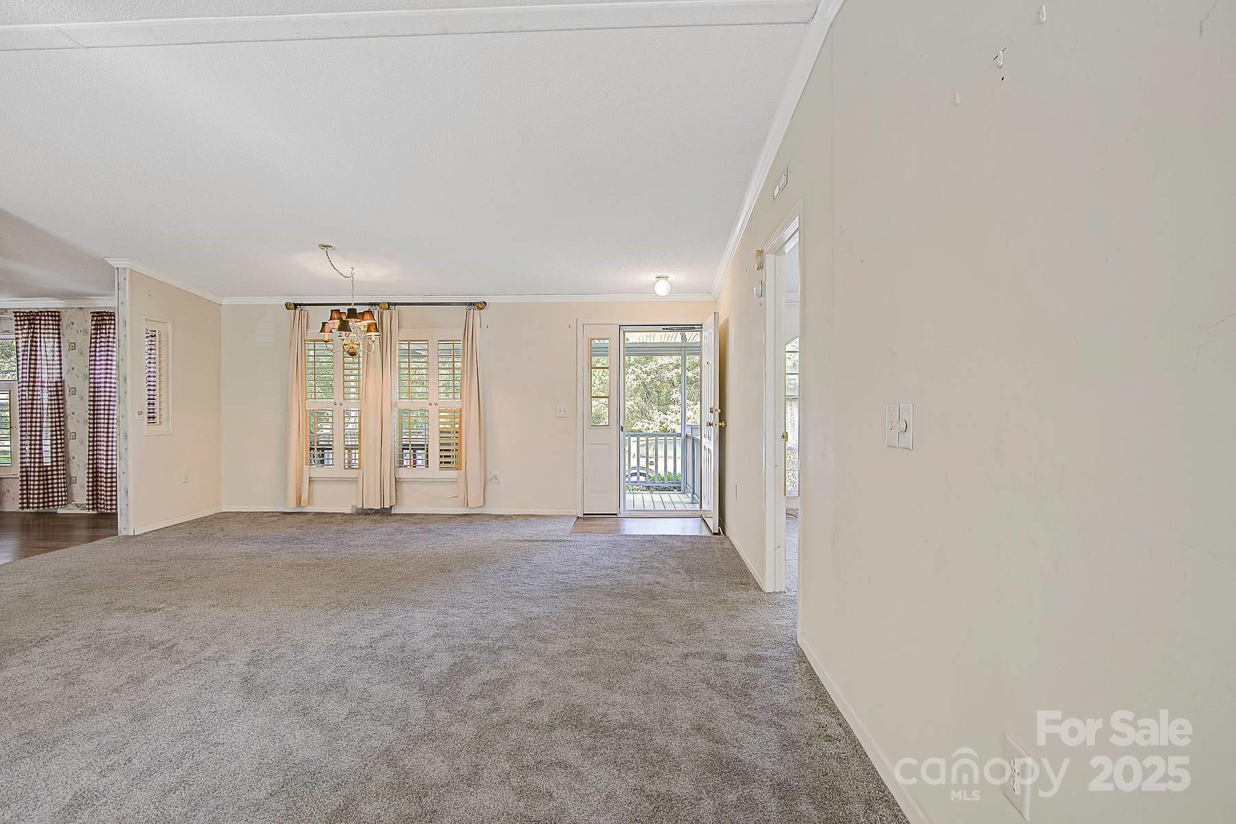 425 Knotty Pine Circle