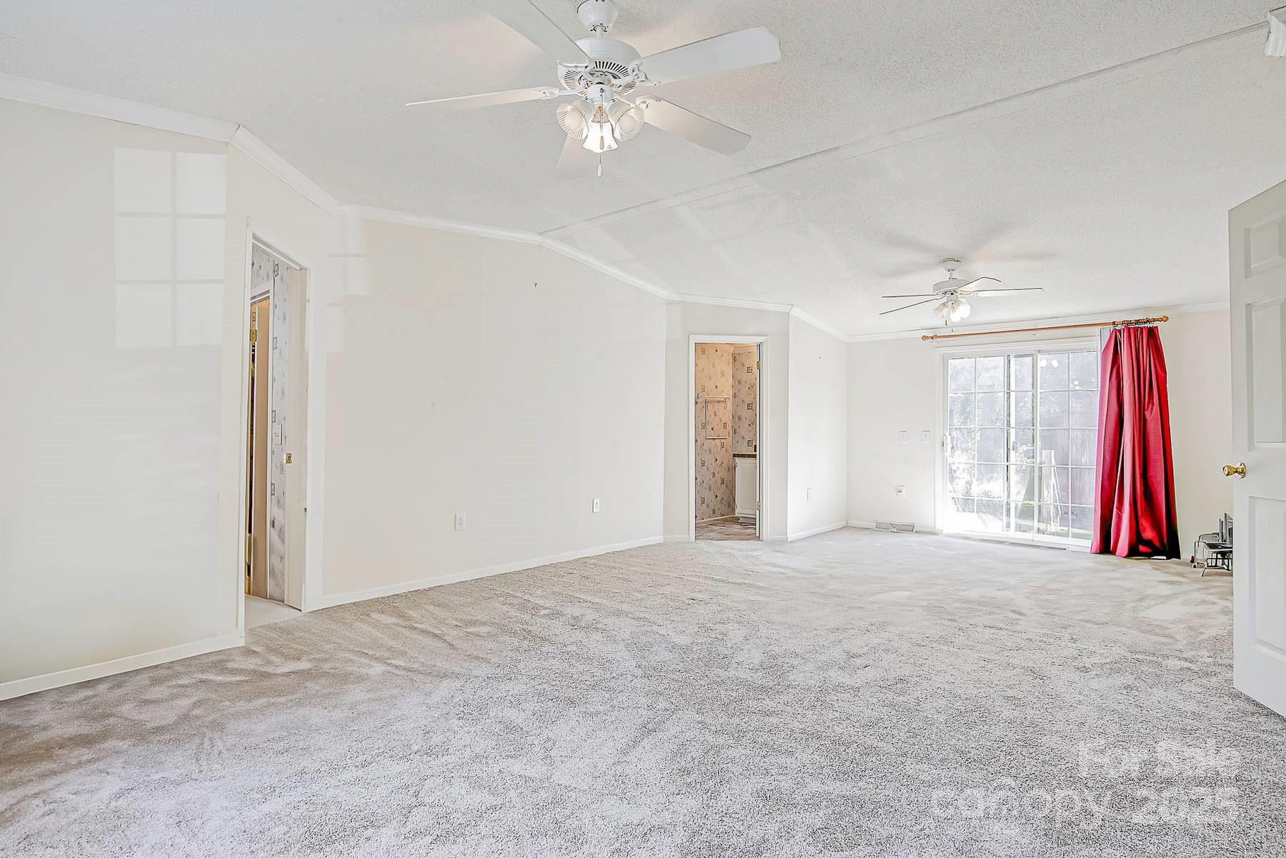 425 Knotty Pine Circle