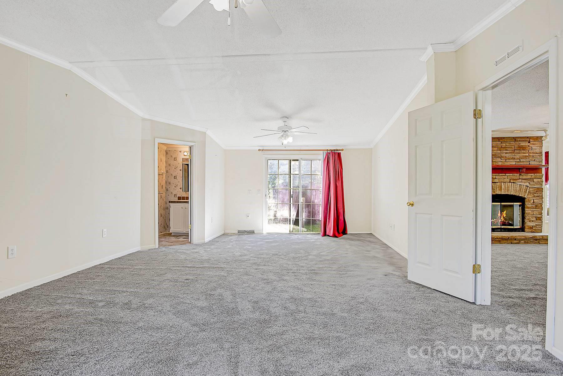 425 Knotty Pine Circle