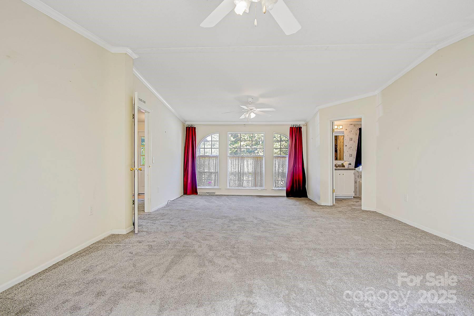 425 Knotty Pine Circle