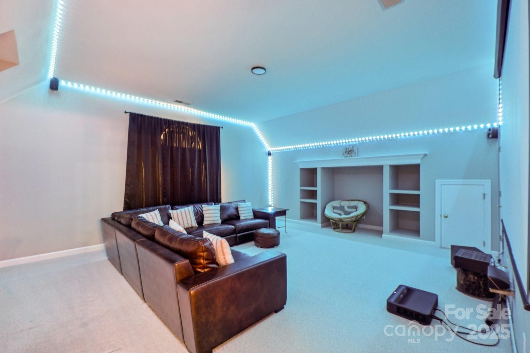 10205 Ventana Court