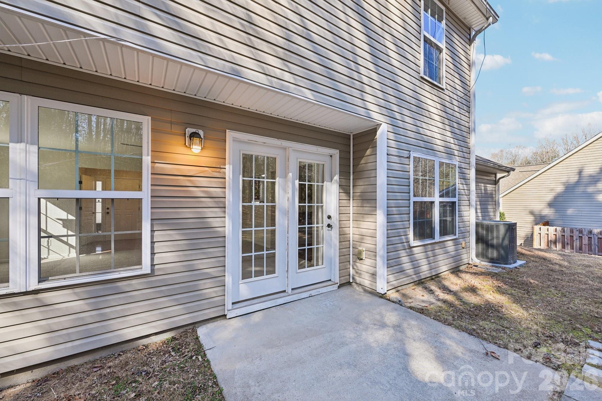 97 Ashton Bluff Circle