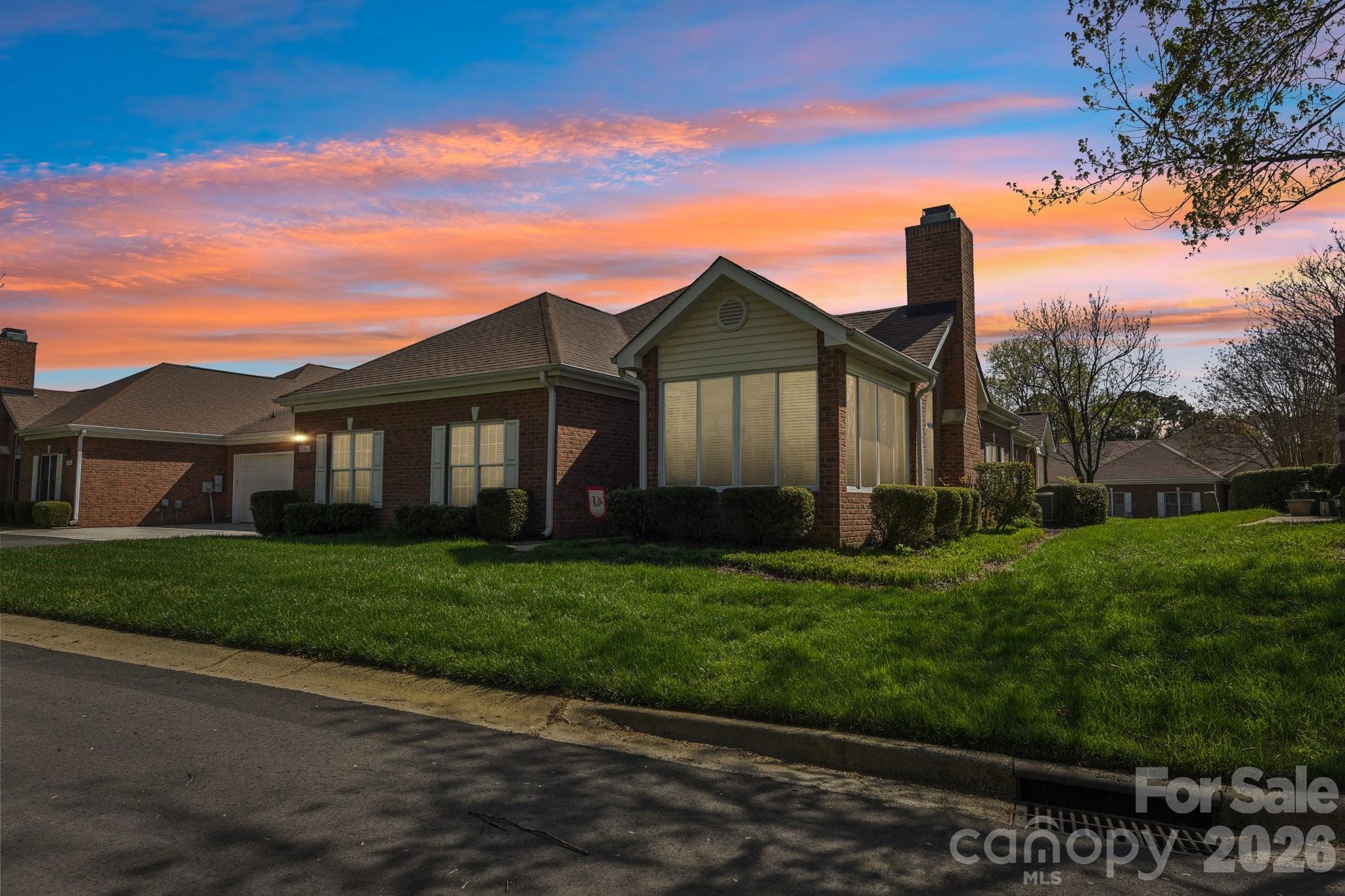 10816 Willow Crossing Drive