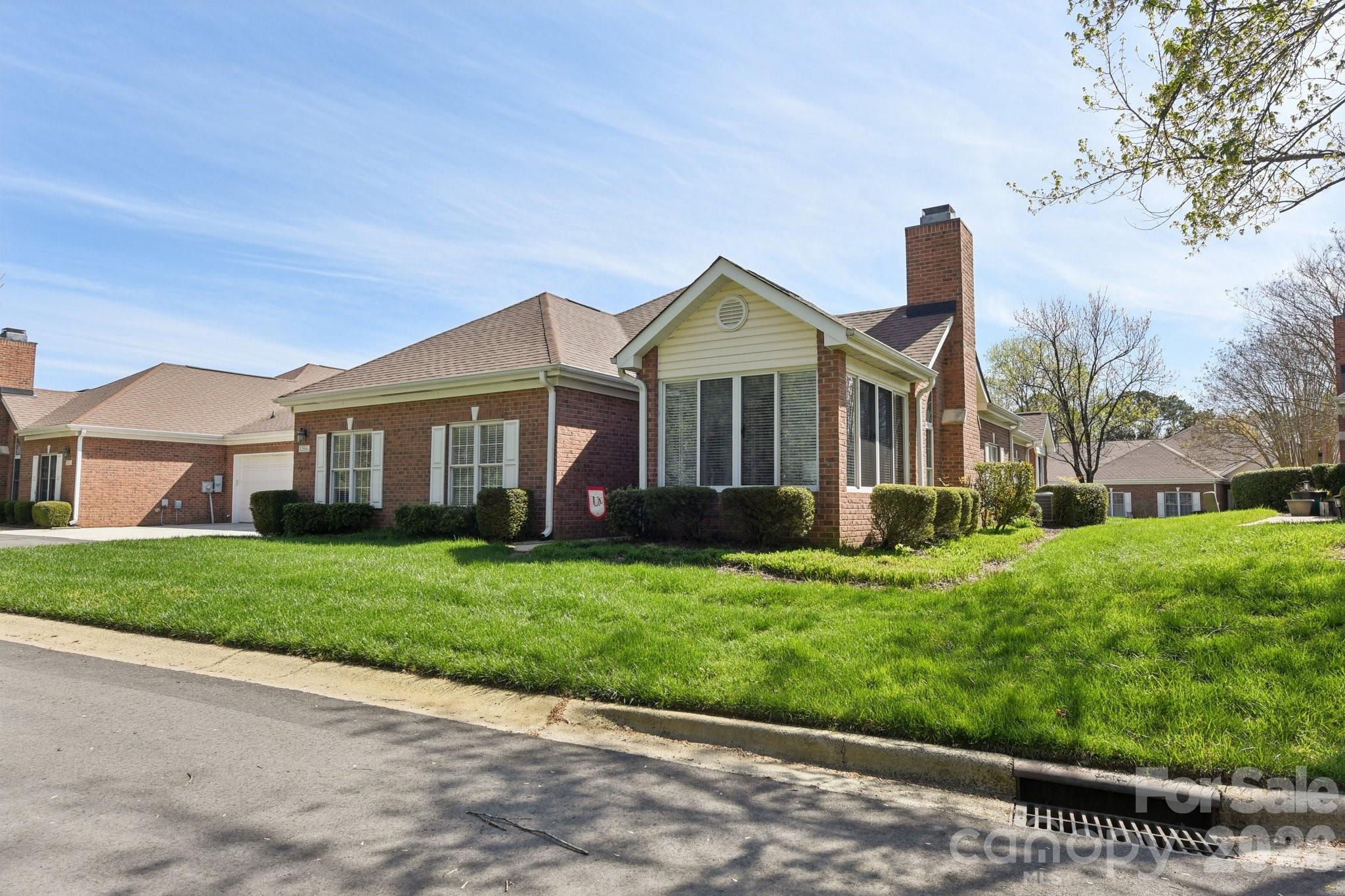 10816 Willow Crossing Drive